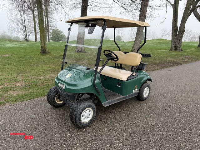 Lot 1-19389 - (1) 2015 E-Z-Go golf cart with a Kawasaki gas engine, includes Club Clear club and ball washer, does...