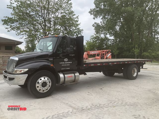 Lot 1-17854 - 2012 International DuraStar Flatbed Truck
