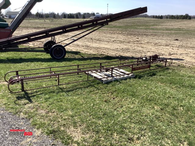 Lot 1-19068 - New Holland 16’ Hay Elevator, 120v electric motor.
