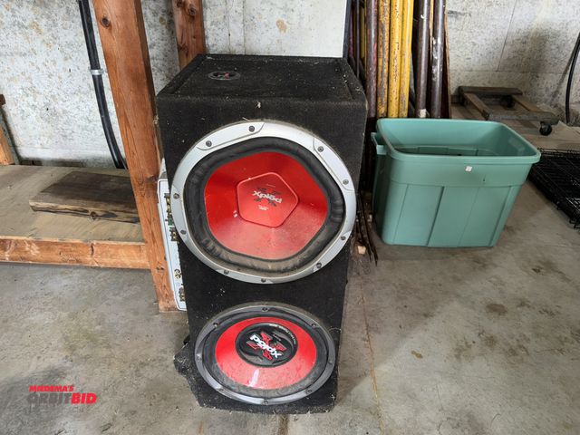 Lot 1-619 - (1) pair of Sony Explode 12" subwoofers, and (1) Sony Explode 1000 2/1 channel power amplifier, cond...