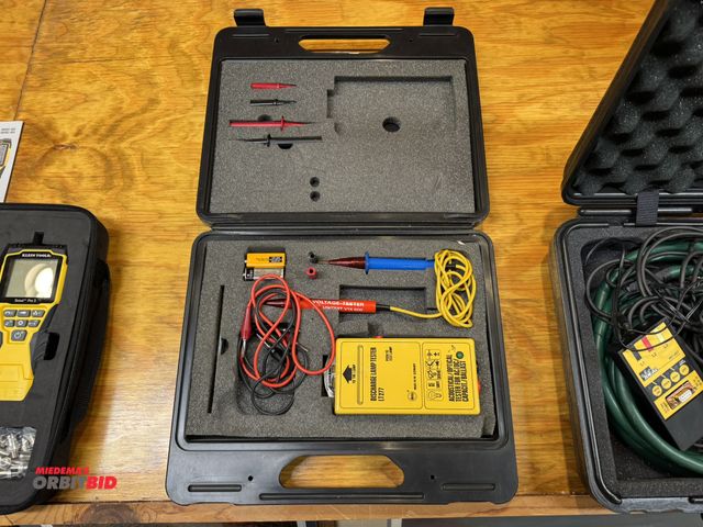 Lot 1-4566 - (1) Greenlee gas lamp tester, model 5715.