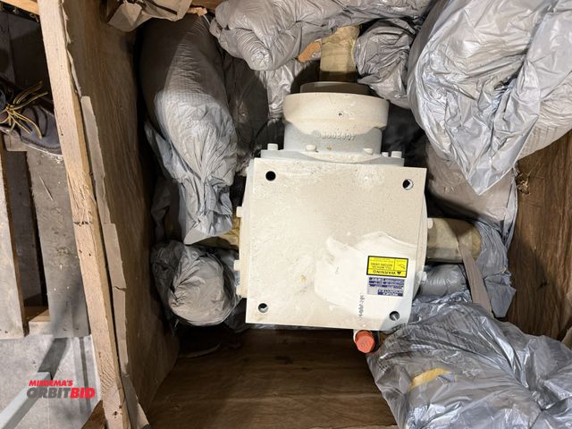 Lot 1-5631 - (1) Redex Andantex, Type Z, R25CJY10KR2N gear head with (3) 2" diameter keyed shafts, manufactured i...