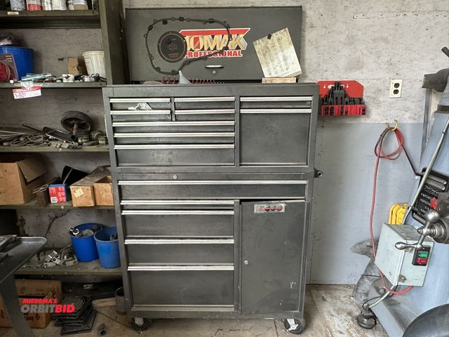 Lot 1-502 - (1) Tomak Professional rolling tool chest, 14 drawers with right hand storage, flip top, 41.5" width...