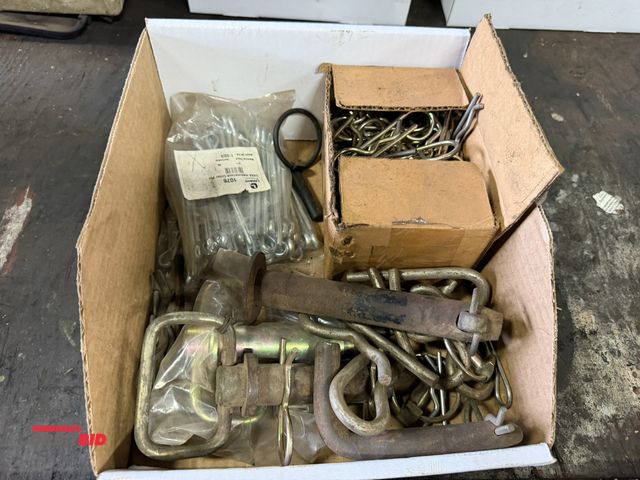 Lot 1-18502 - Lot of assorted hitch pins.
