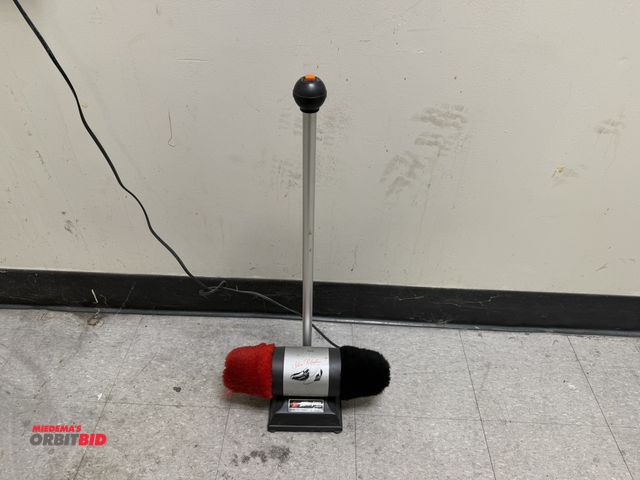 Lot 1-15447 - (1) 3 Stars Shoe Polisher, model 989, 120V.