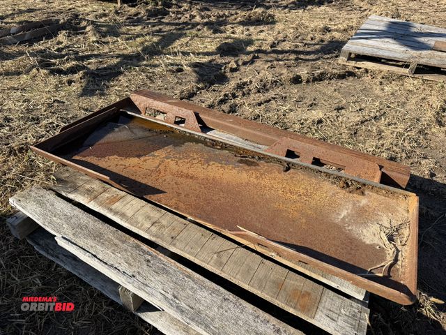 Lot 1-2924 - Lot of (2) skid steer quick attach plates.