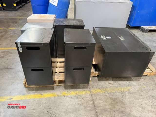 Lot 1-5510 - (1) Hon 36" width x 28" height x 19" depth 2-drawer steel lateral file cabinet, (3) 14.5" width x 26...