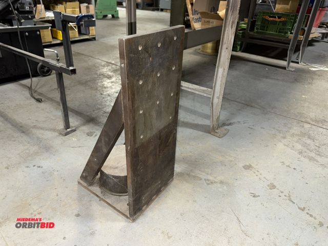 Lot 1-18949 - (1) right angle plate, 10" x 12" x 24" tall.