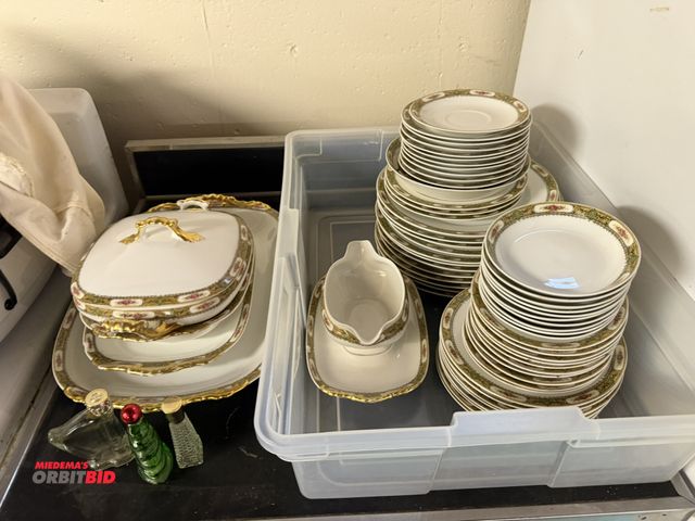 Lot 1-12201 - Large set of Limoges France plate and dish sets.