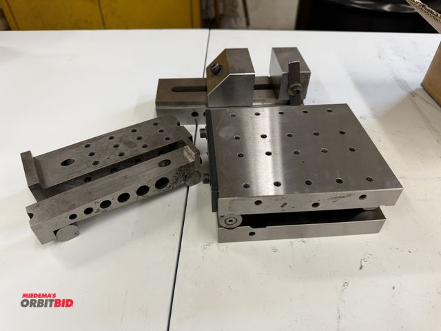 Lot 1-6103 - Lot including (1) 5" x 6" hinges sine plate with threaded holes, (1) 3" stainless steel vise, and (2...