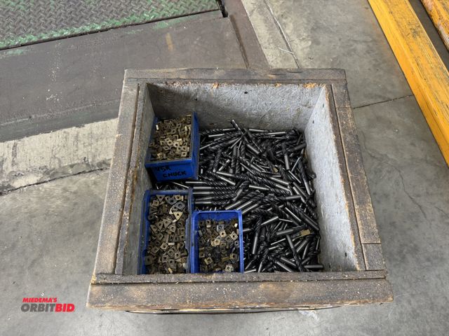 Lot 1-19560 - Large lot of assorted carbide end mills and inserts, can use for sharpening or scrap.