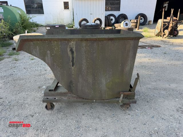 Lot 1-18613 - 1 yard dump hopper, one wheel needs replacement, in working condition