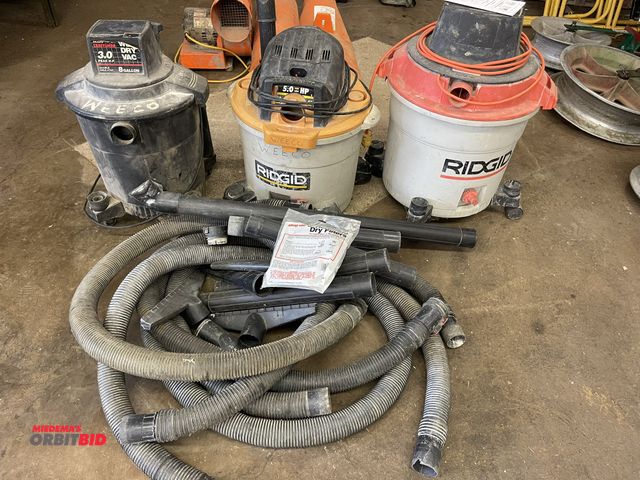 Lot 1-6206 - Lot of 3 Shop Vacs, includes (2) Ridgid, 12 gallon, 5 HP / Craftsman 3 HP wet vac with assorted vacu...