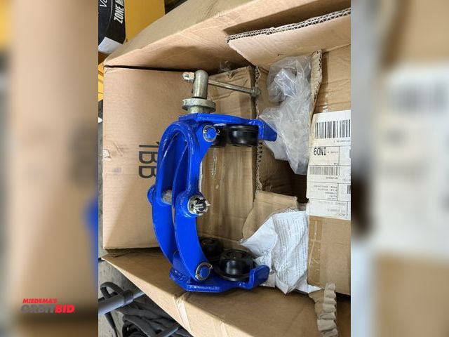 Lot 1-1432 - Set of (2) new model QIT-4 quick install, 4000 lb. capacity manual trolleys.