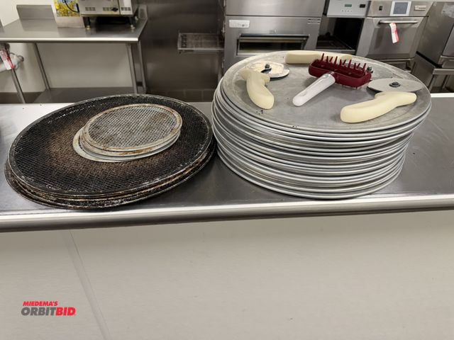 Lot 1-11126 - Lot including approx. (45) 16" diameter aluminum pizza pans, (12) 16" diameter pizza screens, (10) 8...