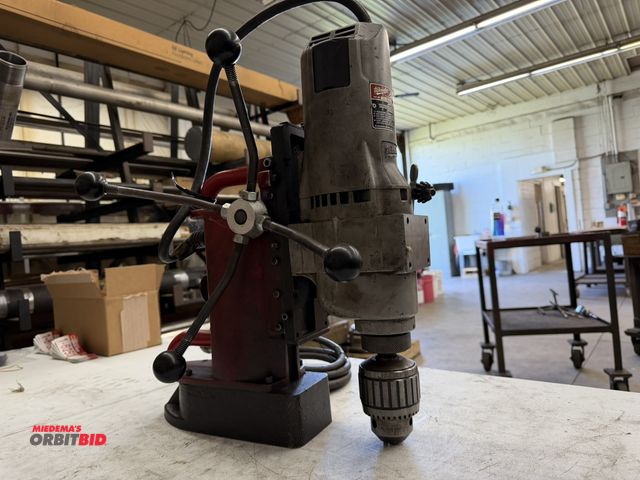 Lot 1-6142 - (1) Milwaukee, Cat #4202, MAG drill with a 1/8" - 3/4" capacity chuck (120V, single phase).