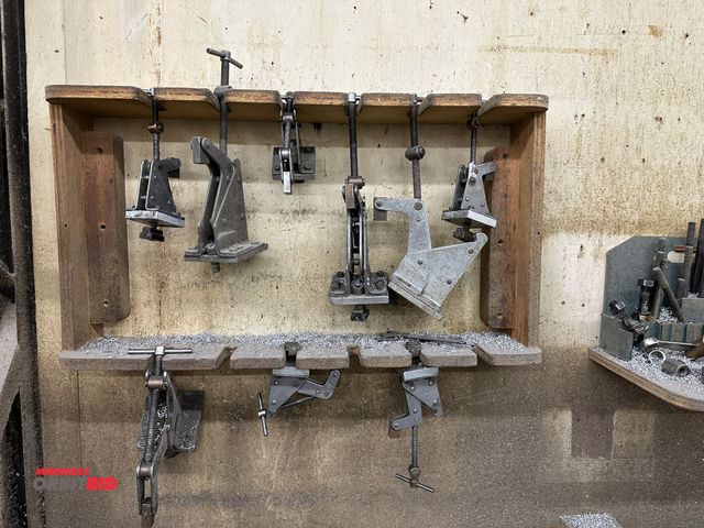 Lot 1-17777 - Lot of (9) Kant-Twist clamps.