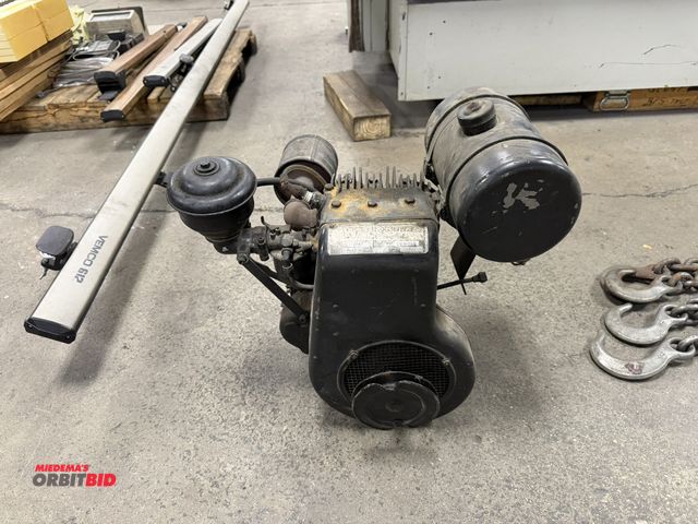 Lot 1-15297 - (1) Wisconsin, model AKN, size 2 7/8" x 2 3/4" gas powered engine, condition is unknown.