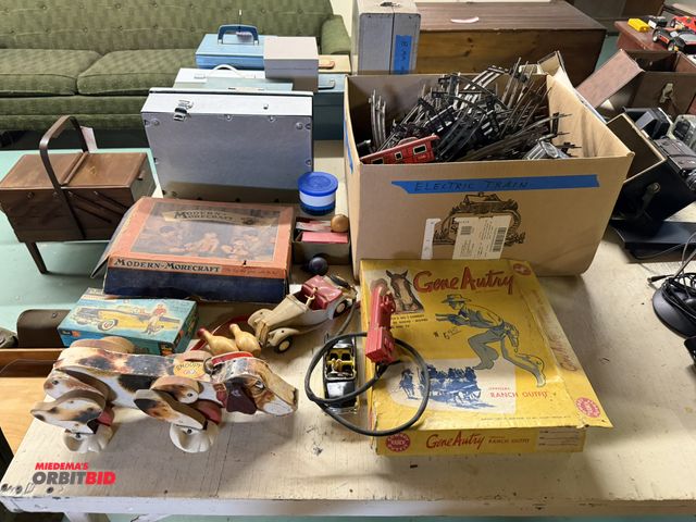 Lot 1-12194 - Lot of assorted vintage kids toys, includes Snoopy Dog, Gene Autry official ranch outfit, electric t...