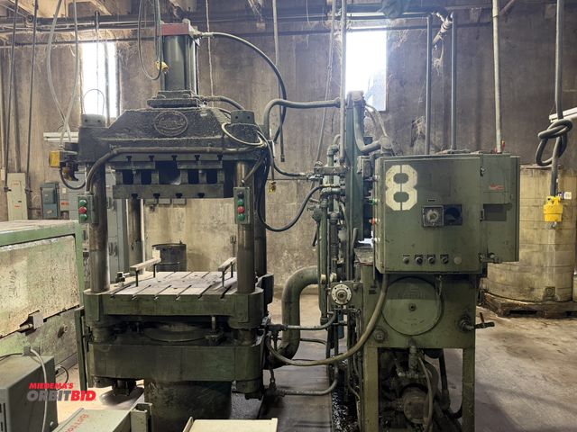 Lot 1-13362 - C.A. Lawton Company Lawtomatic vertical hydraulic transfer compression molding press 308-ton, 4-post...