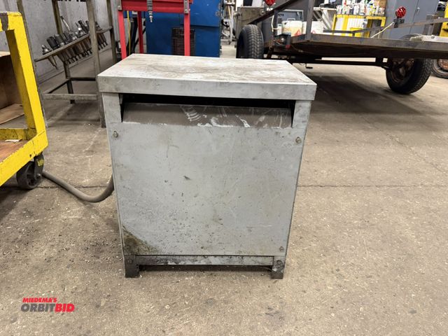 Lot 1-15435 - (1) Cutler Hammer general purpose transformer, dry type, Cat V4AM24T15A, primary voltage is 480 Delt...