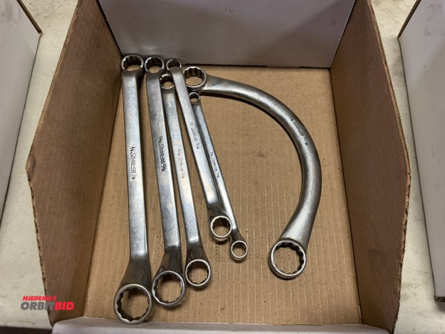 Lot 1-18420 - Set of Snap-On combination box end wrenches, sizes 3/8" up to 3/4", and (1) combination curve Snap-O...