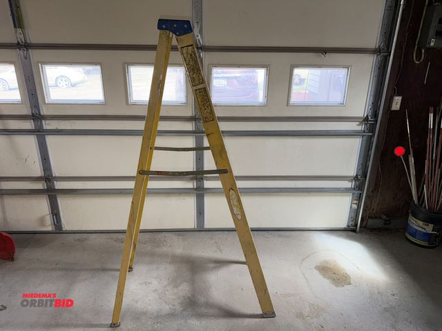 Lot 1-12137 - (1) Werner 6' fiberglass ladder, (1) American Ladders 16' aluminum extension ladder, and (1) aluminu...