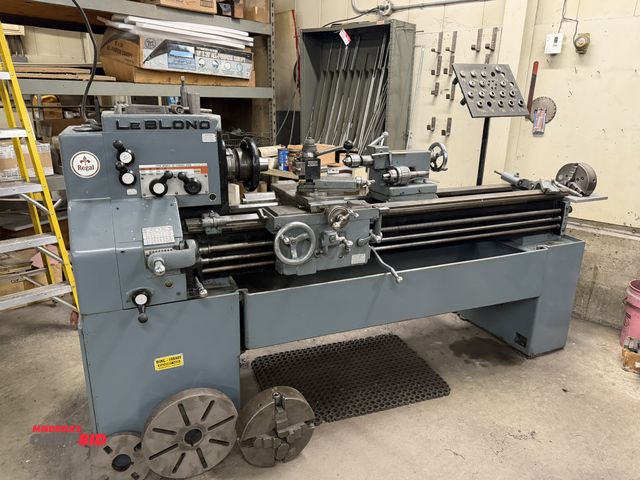 Lot 1-925 - (1) LeBlond Regal gear head engine lathe, 15", includes Aloris tool post tool, tailstock, (1) 12" 4-...
