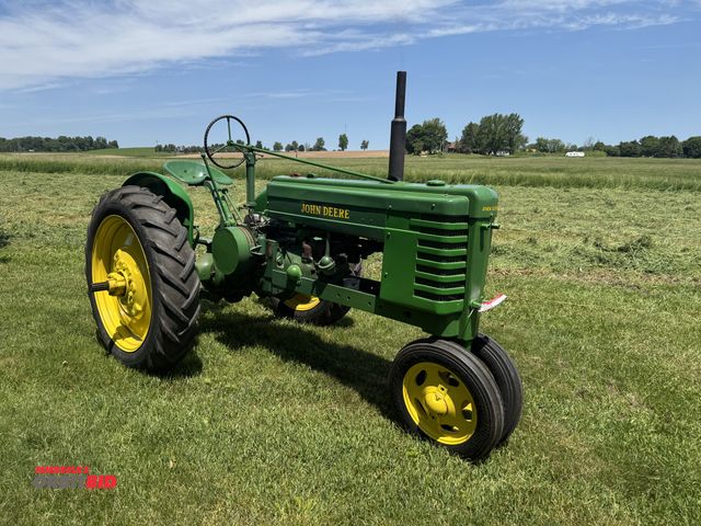 Lot 1-3202 - John Deere model H tractor, gas, narrow front, 9-32 rear tires, SN 34548