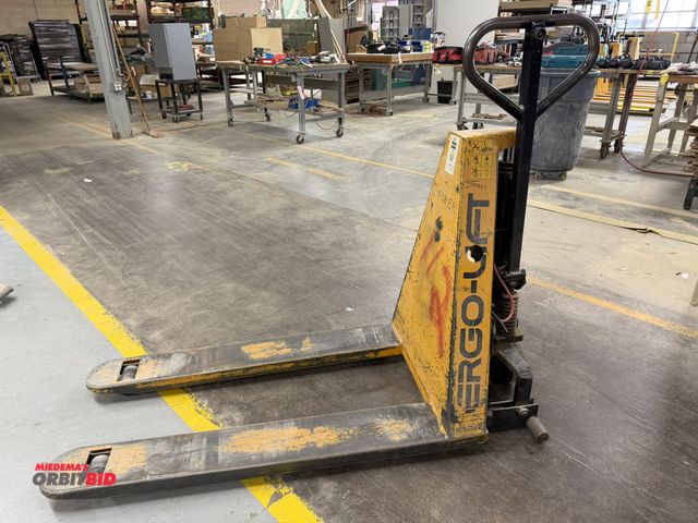 Lot 1-16256 - (1) Lift-Rite, model ERGO3000, 12V, 3000 lb. capacity electric pallet jack, in working condition, wi...