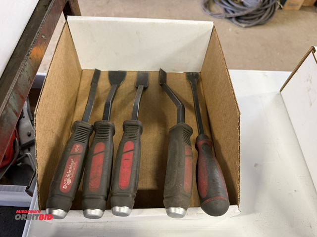 Lot 1-18489 - Lot of (5) various rubber handle prying and scraping tools.