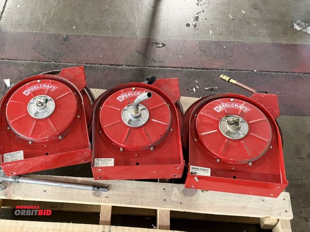 Lot 1-5260 - Lot of (3) Reelcraft, model 5635-OLP, retractable air hose reels, includes (1) Guardair, model 75LI,...