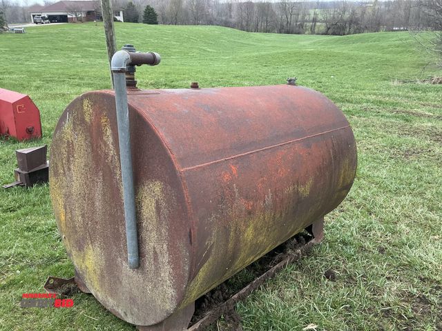 Lot 1-19331 - (1) 500 gallon steel fuel tank.