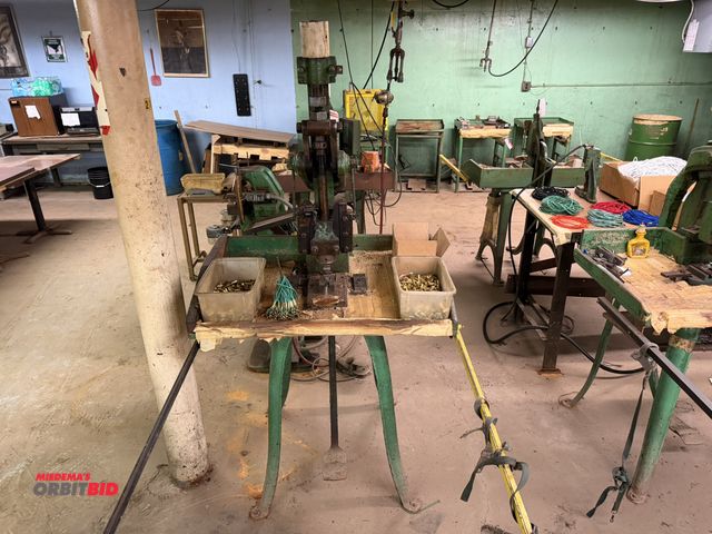Lot 1-18460 - (1) unknown brand manual kick press, in working condition.