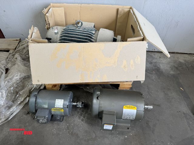 Lot 1-19477 - Lot of 3 electric motors, includes (1) Baldor 10 HP electric motor, (1) Baldor 1.5 HP, 230/460V, 3 p...