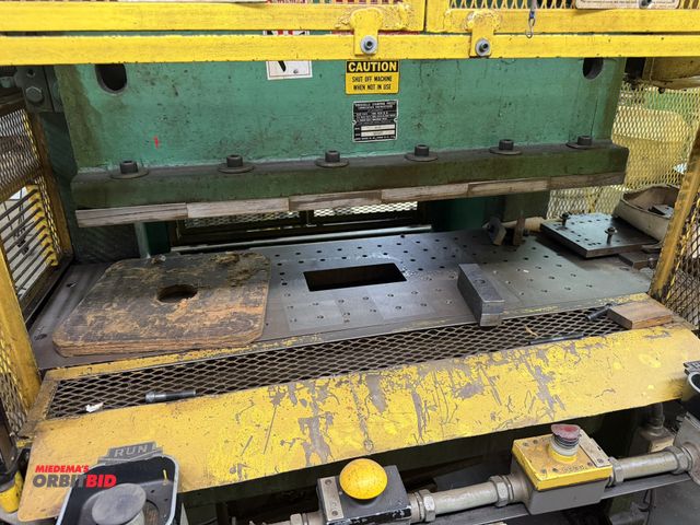 Lot 1-18631 - (1) Rouselle, model 4-B, 30-ton capacity press, S/N 15408, with 3" stroke, 11" shut height, equipped...
