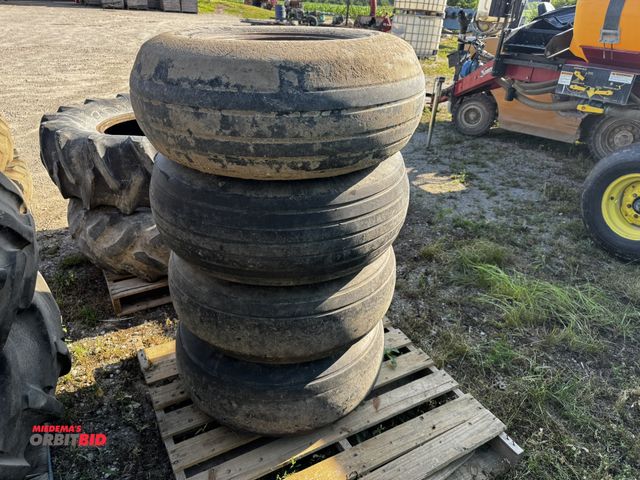 Lot 1-6923 - Lot of (4) 12.5L-15 tires on 6-bolt rims, tires are used.