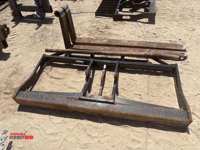 Lot 1-18296 - (1) Universal forklift / telehandler fork attachment, 74" wide with 72" long forks, includes bar, ba...