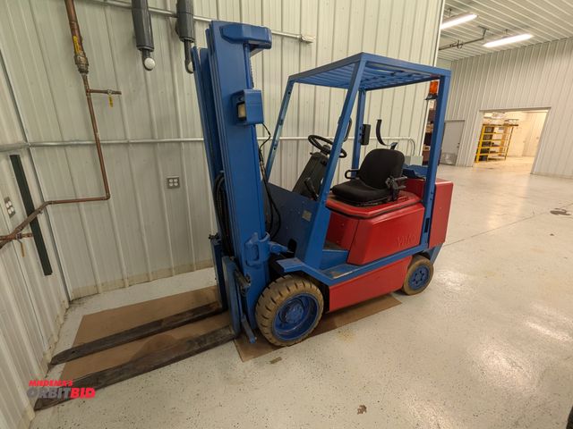 Lot 1-6634 - Yale Forklift 1996 Yale Forklift, SN E187V02758T, 6000 lb. max load capacity, 187" max lift, propane...