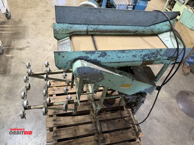 Lot 1-102525 - (1) Weight box filler