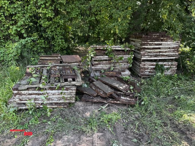 Lot 1-14276 - Large lot of steel concrete forms, various sizes include 24" x 48", 24" x 4', 24" x 12", 36" x 8", a...