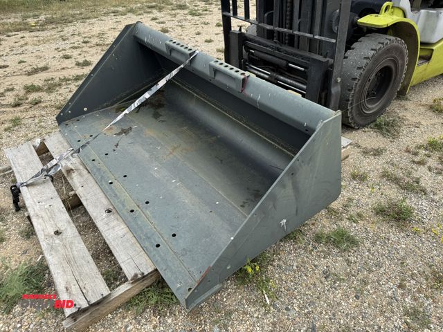 Lot 1-6542 - (1) Bob Cat bucket, model 62, heavy duty quick attach.