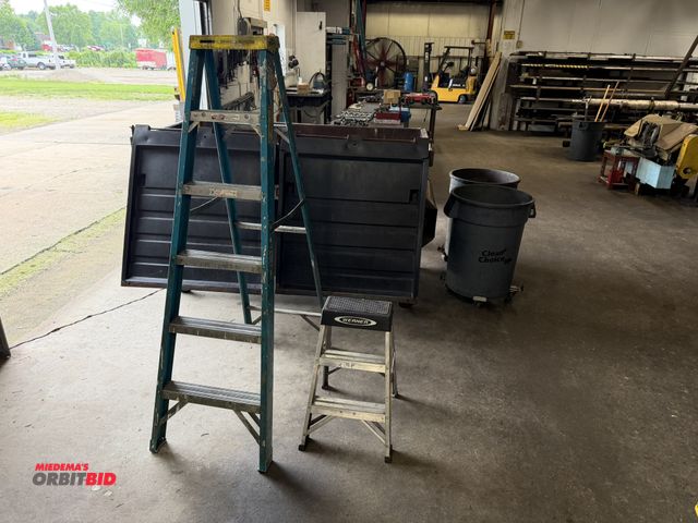 Lot 1-6416 - Lot including (1) Werner 250 lb. capacity Electo-Master 4' fiberglass and aluminum step ladder, and ...