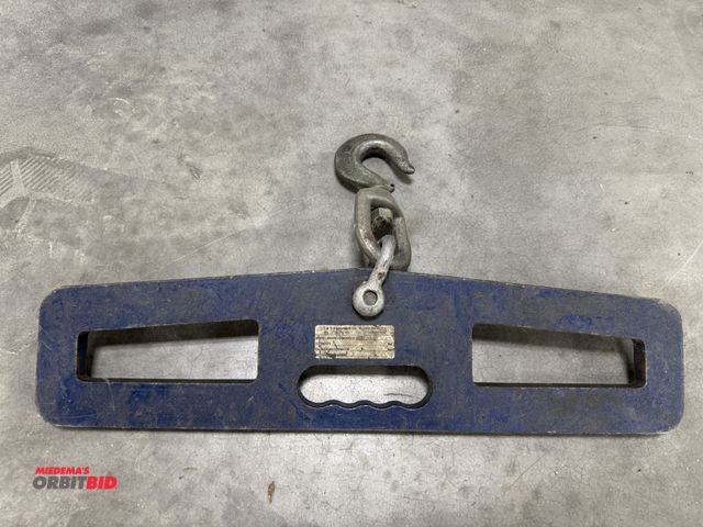 Lot 1-19473 - (1) T &amp; S 24" forklift jig, 2-ton capacity hook.