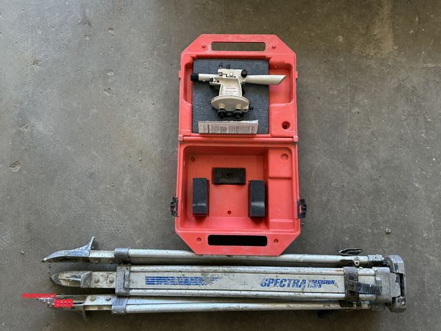 Lot 1-14145 - (1) David White Meridian LT6-900, S/N 33791, level transit with case, and (1) Spectra Precision Lase...