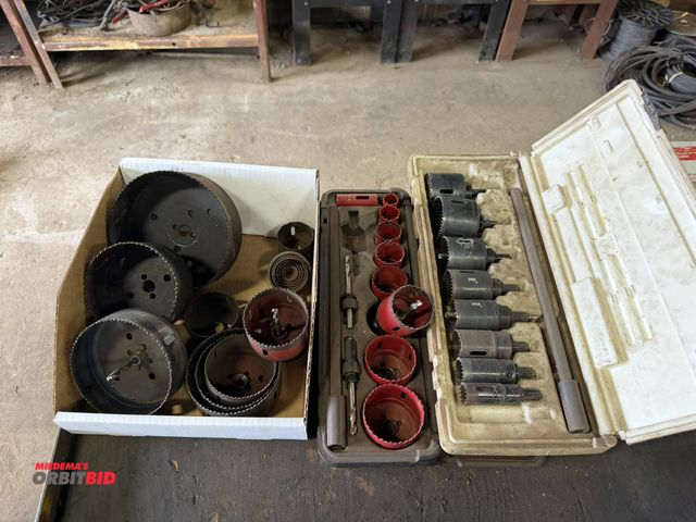 Lot 1-18497 - Lot of assorted hole saws and accessories.