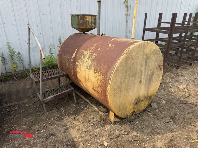 Lot 1-18316 - (1) Clawson approx. 500-gallon fuel tank, approx. 48" diameter x 73" long.