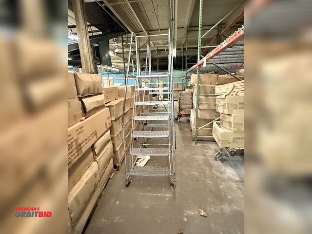 Lot 1-7490 - Lot Of (2) Various Size Shop Ladders