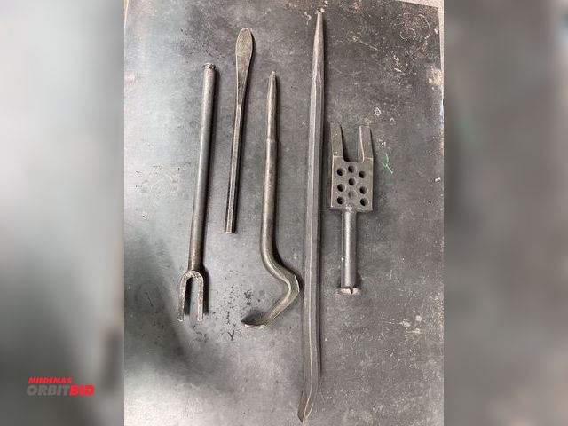 Lot 1-3539 - Heavy Duty Pry Tools