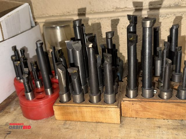 Lot 1-11060 - Lot of assorted cutting tools.